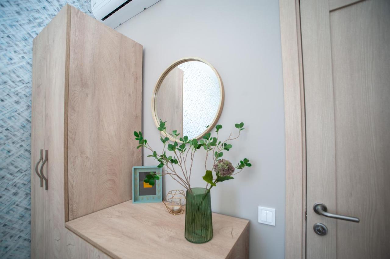 3 Bedroom, 2 Bathroom Apartment Near Forum 리비프 외부 사진