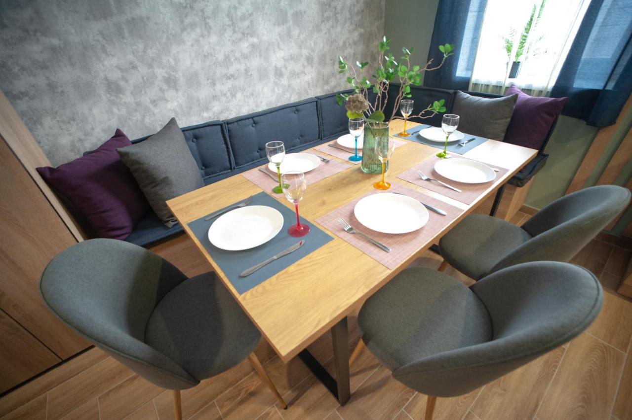 3 Bedroom, 2 Bathroom Apartment Near Forum 리비프 외부 사진